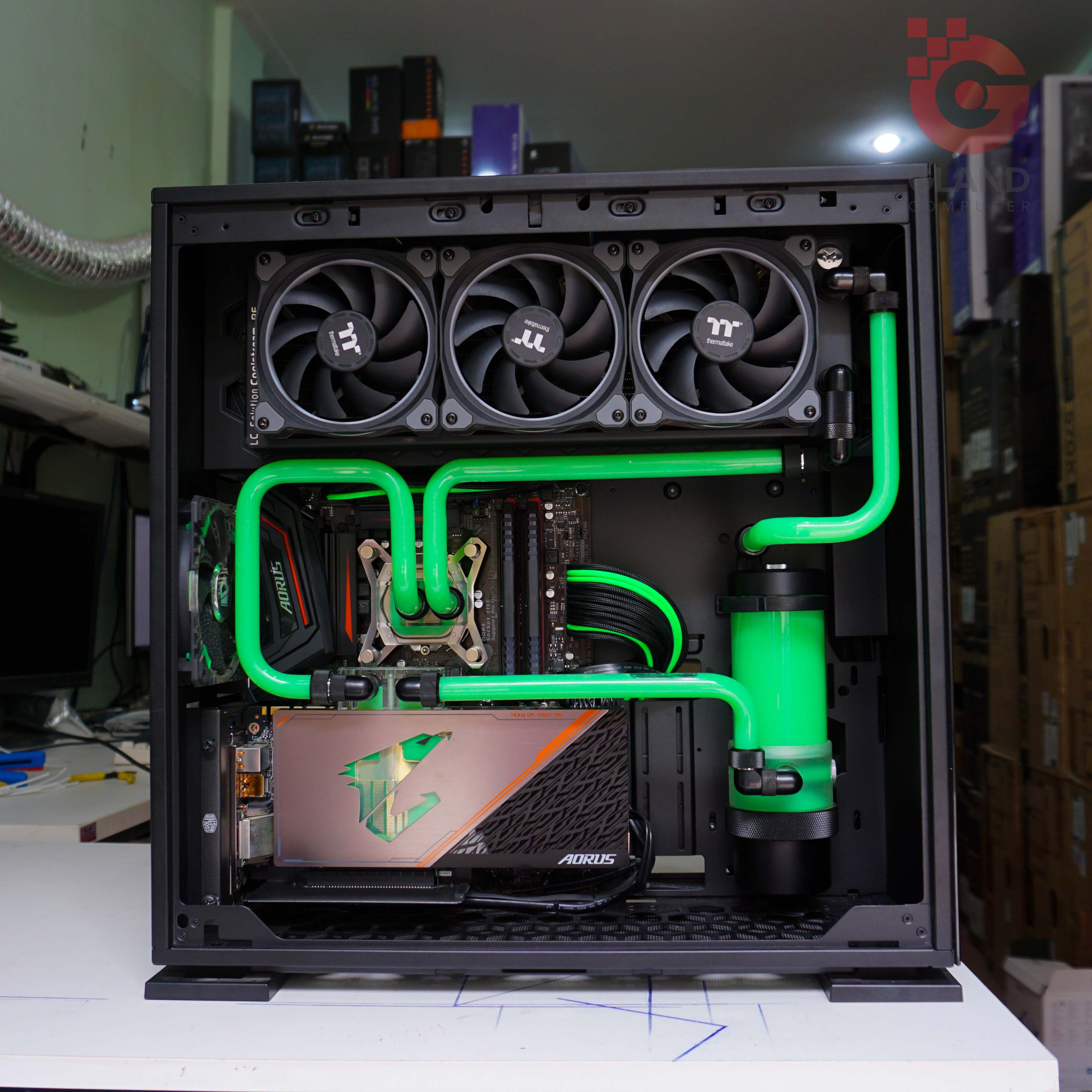 [Case modding] Inwin 305 black build - GREEN UV