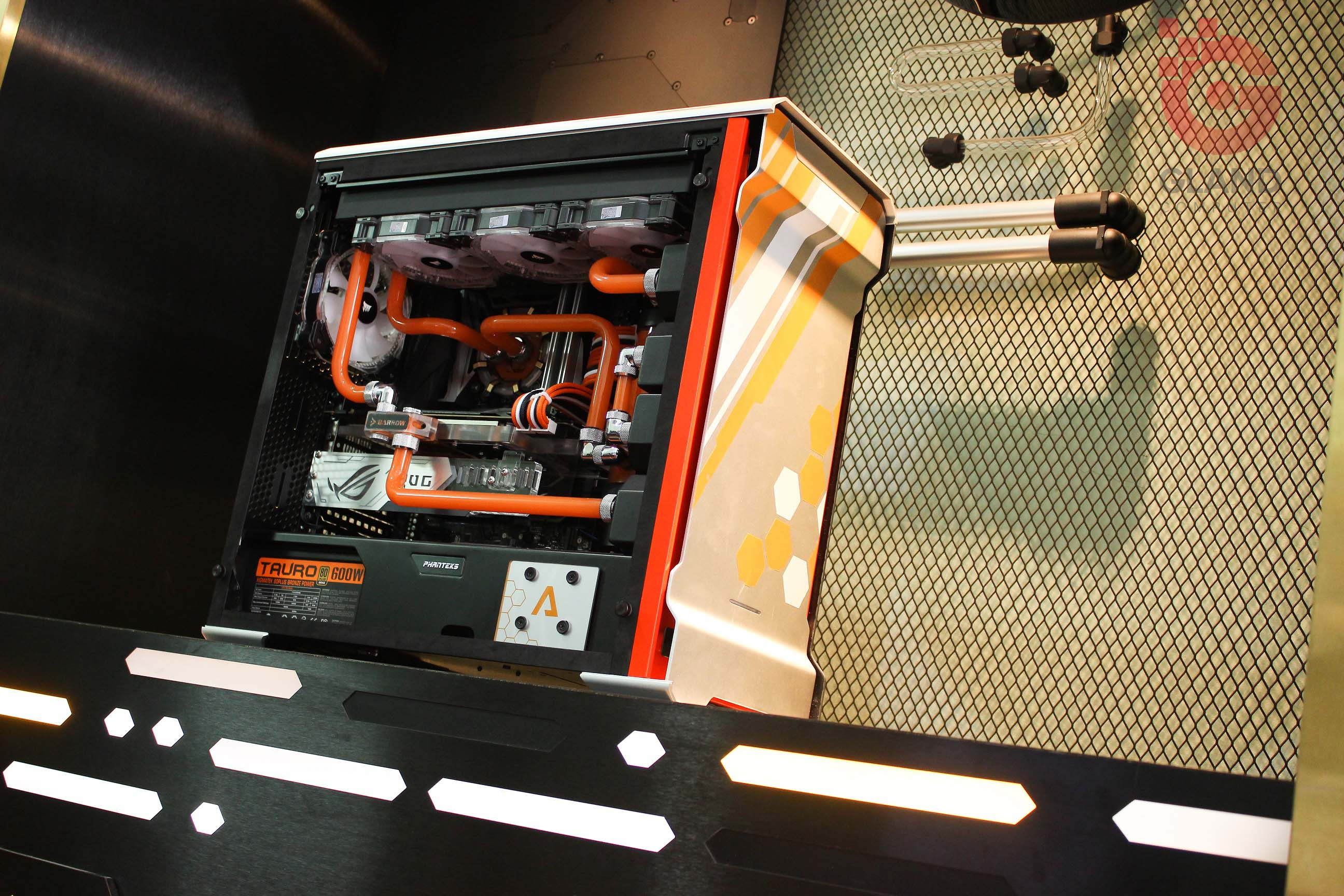 [Case modding] Phanteks evolv build - TITANFALL