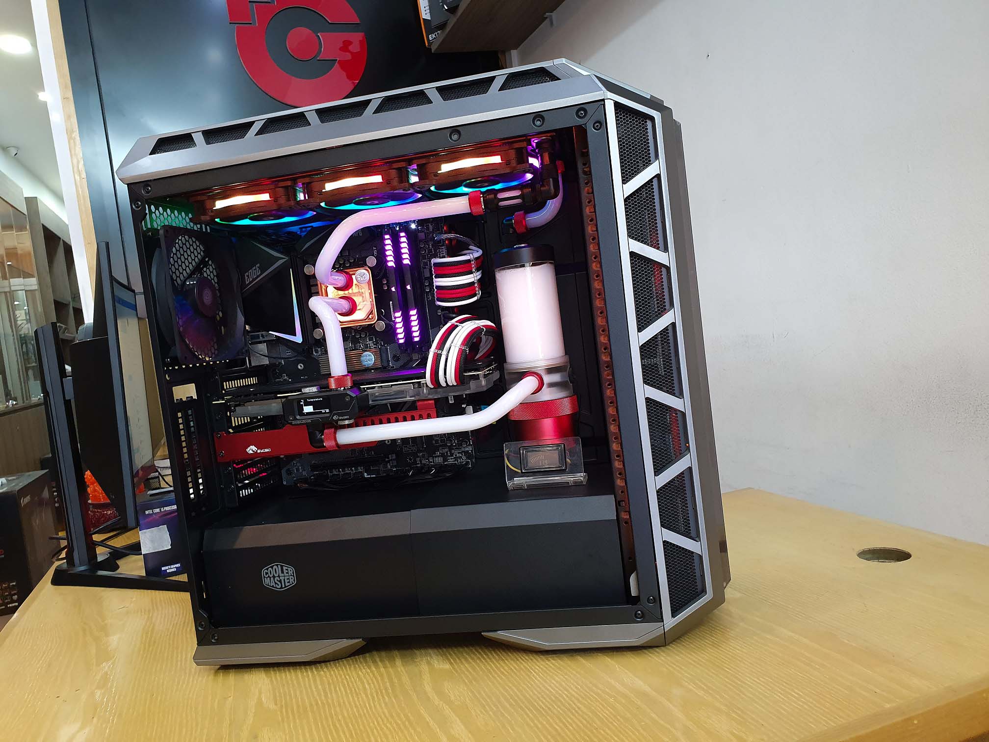 [Case modding] Coolermaster H500P Black build - Umbrela