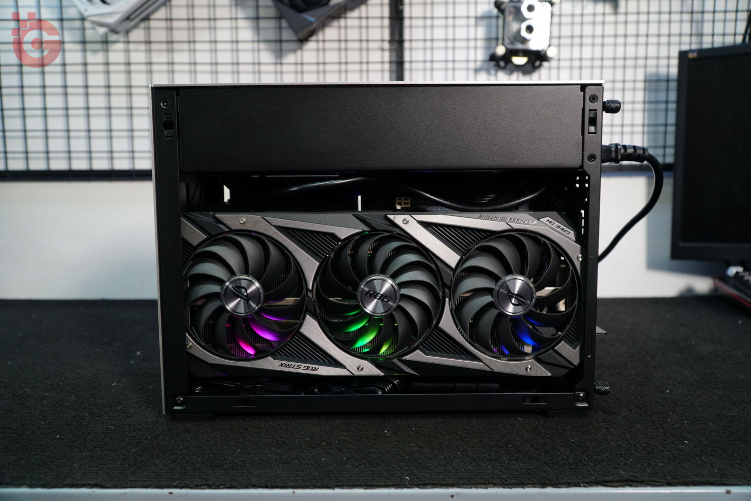 [Case modding] Lianli H2O Black build - Too small