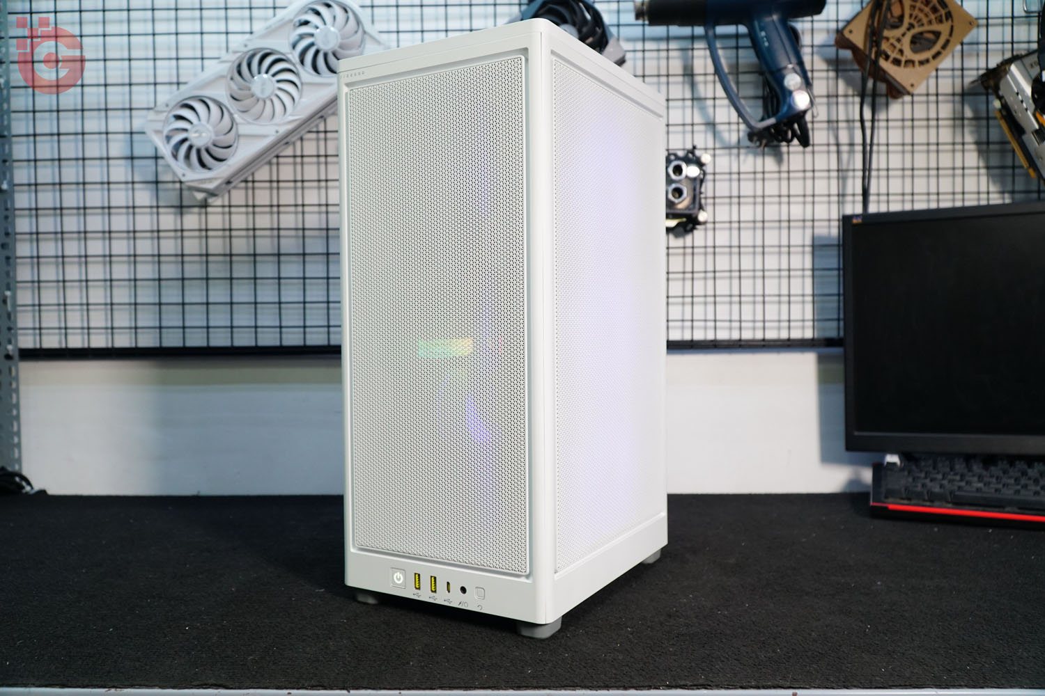 [Case modding] Corsair 2000D White build - Air purifier