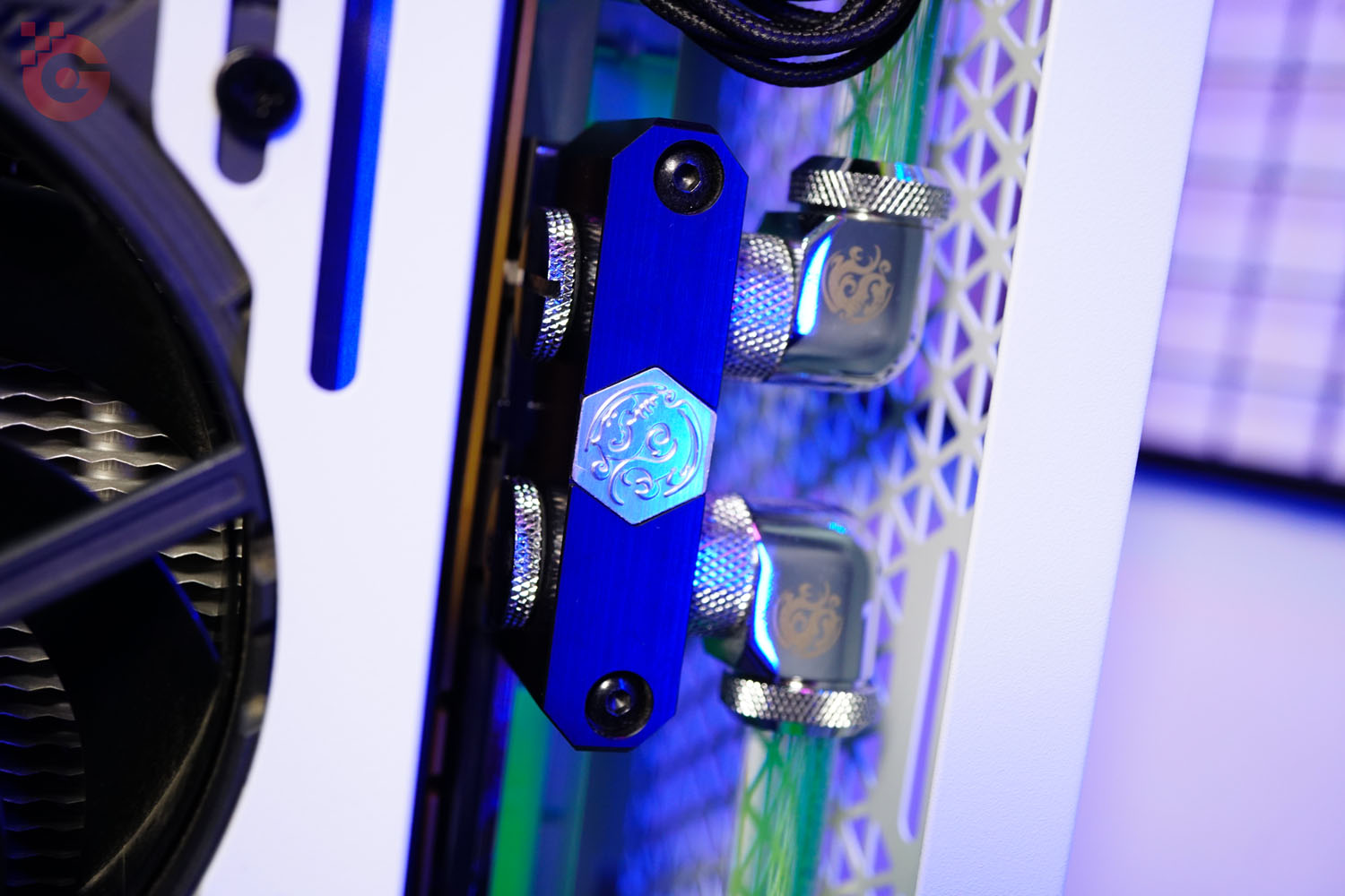 [Case modding] Corsair 2000D White build - Centimeter